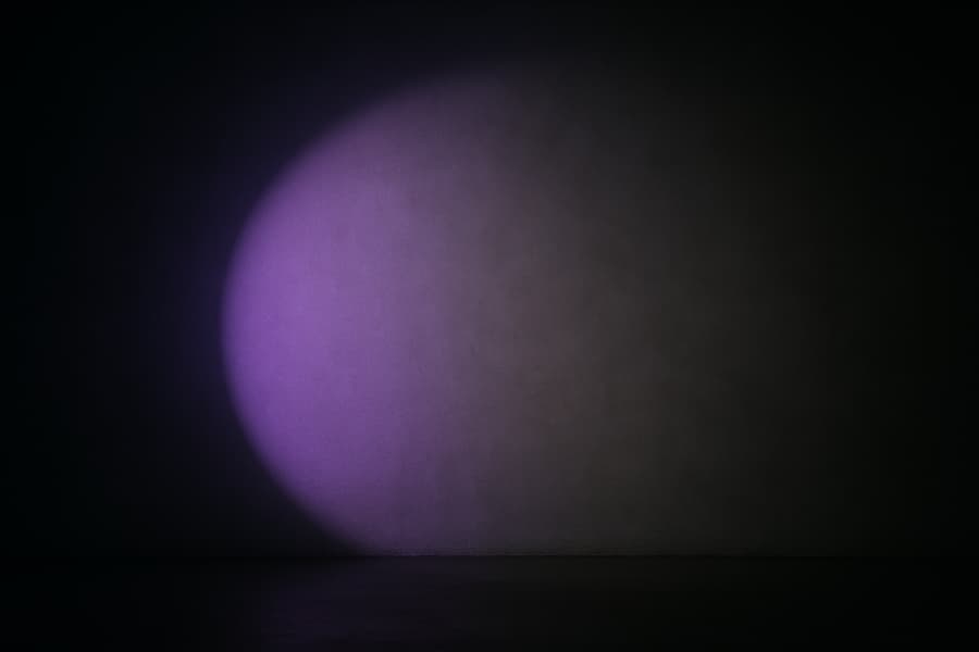 Violet Gradient Geometry